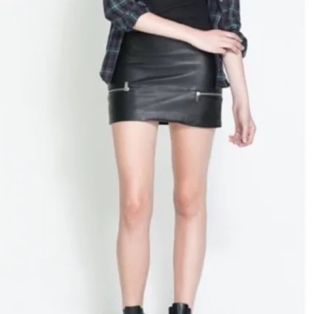 Zara small genuine leather skirt